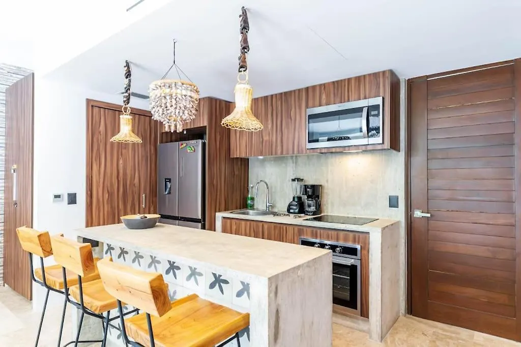 Cenote & Luxury Condo Studio 툴룸